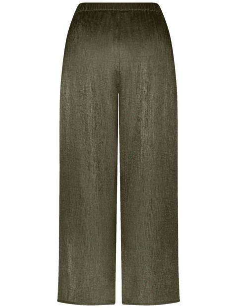 Flowing cloth trousers with a crinkle finish