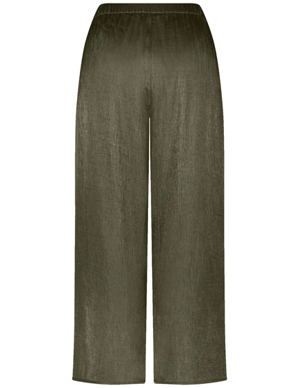 Flowing cloth trousers with a crinkle finish