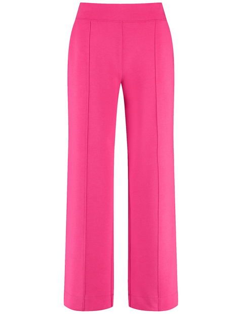 Fashionable pull-on trousers made of light scuba