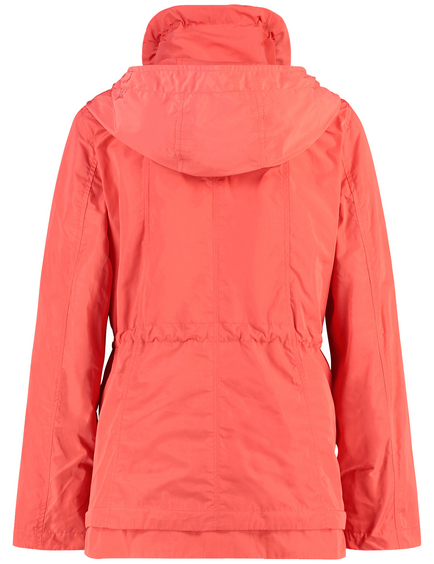 Fashionable outdoor jacket with a waistband