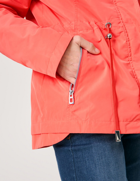 Fashionable outdoor jacket with a waistband