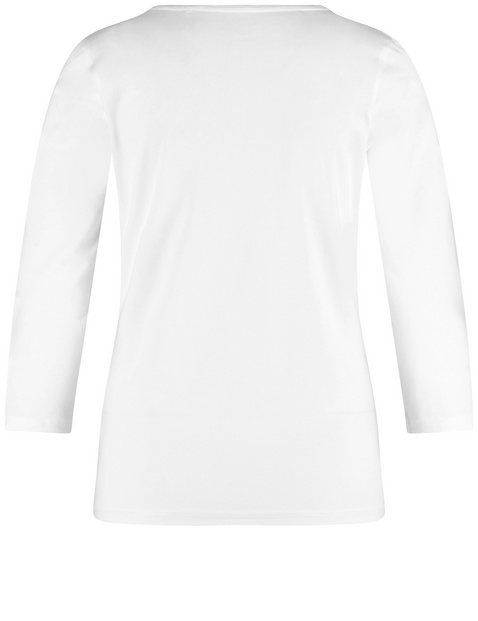 3/4-sleeve top with a satin trim 3/4-sleeve top with a satin trim