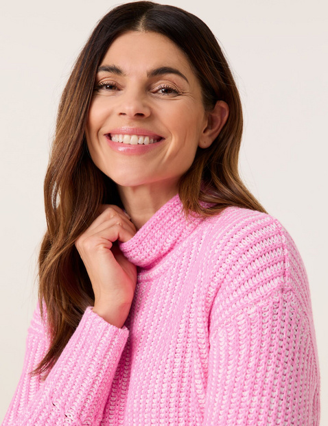 Knitted jumper with a stand-up collar