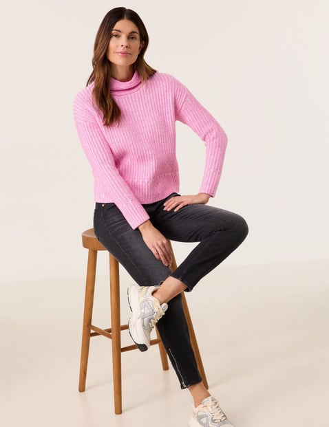 Knitted jumper with a stand-up collar