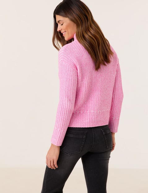 Knitted jumper with a stand-up collar