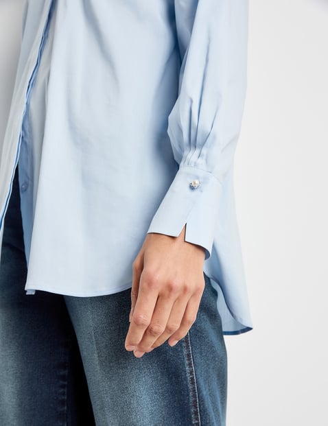 Long sleeve blouse with a shirt collar