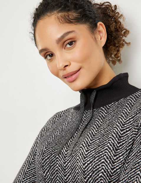 Pullover mit Hahnentrittmuster