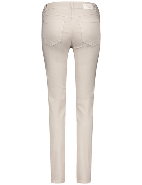 SOL꞉INE SLIM FIT in a five-pocket design in Beige