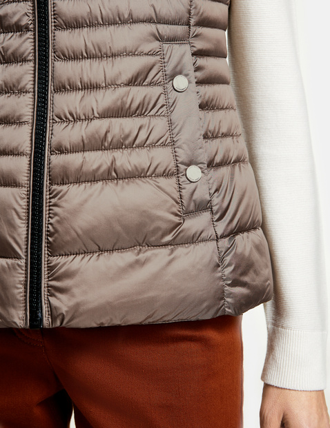 Quilted body warmer with a downy feel