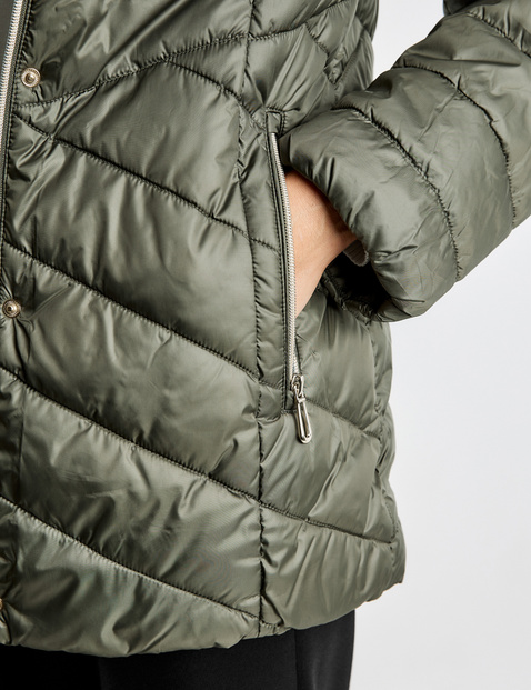Slightly fitted quilted jacket