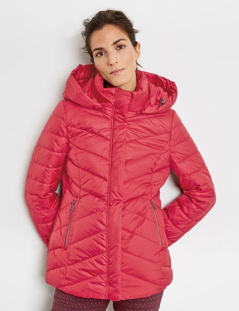Slightly fitted quilted jacket in Red | GERRY WEBER