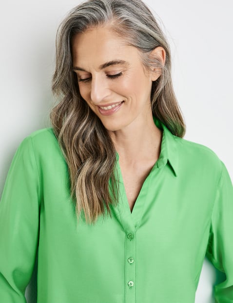Sustainable blouse top with 3/4-length sleeves