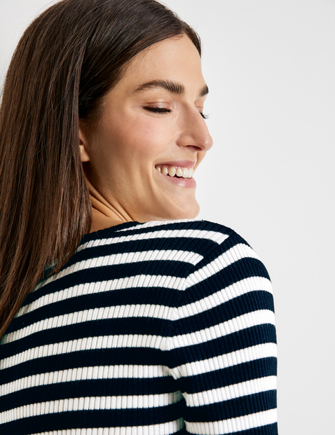 Striped jumper with mid-length sleeves