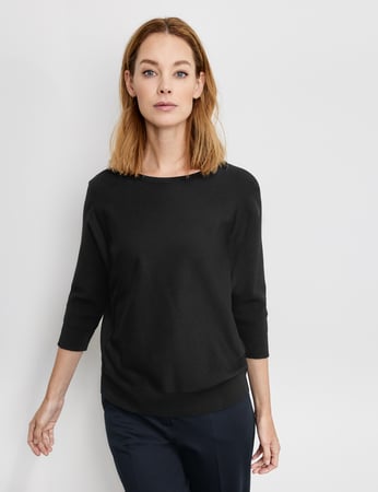 black jumpers for women